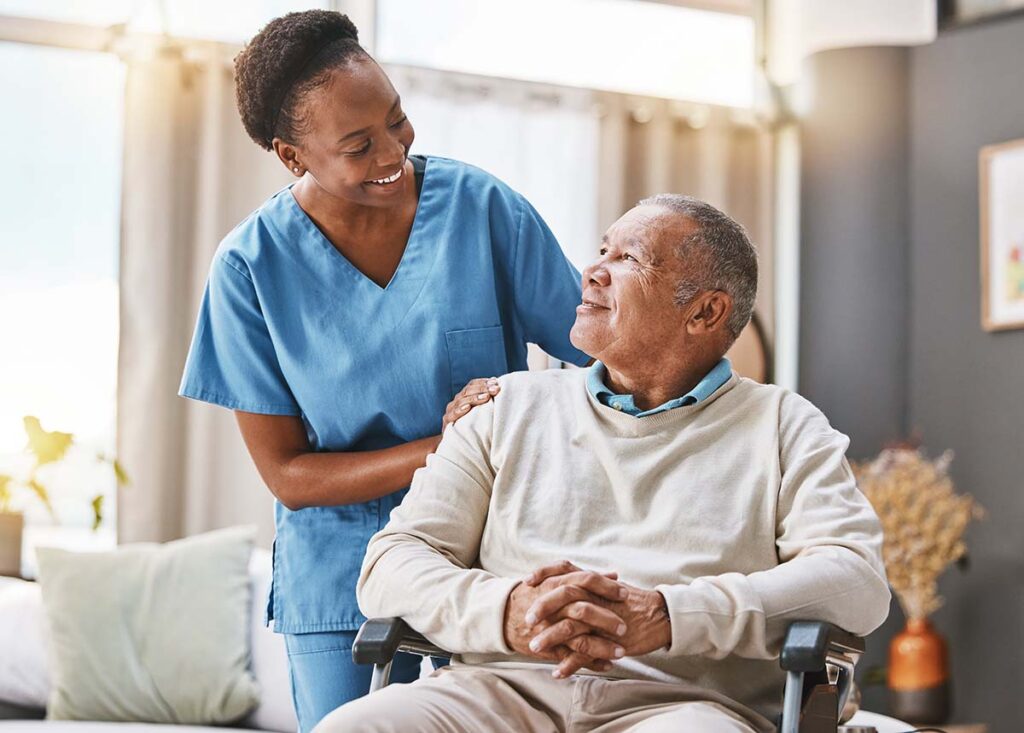 Senior talks to nurse about home health care services jobs